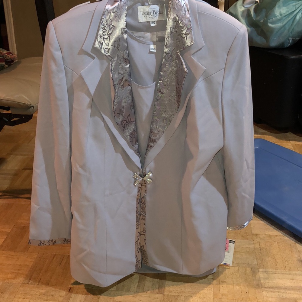 Women’s suit